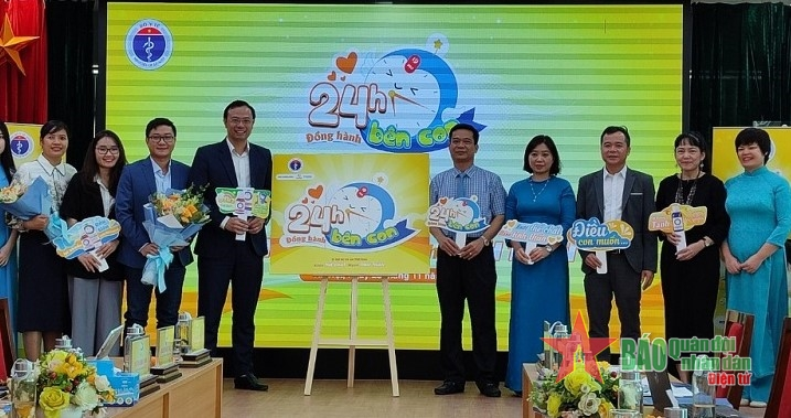 Phát động Chương trình “24 giờ đồng hành bên con”
